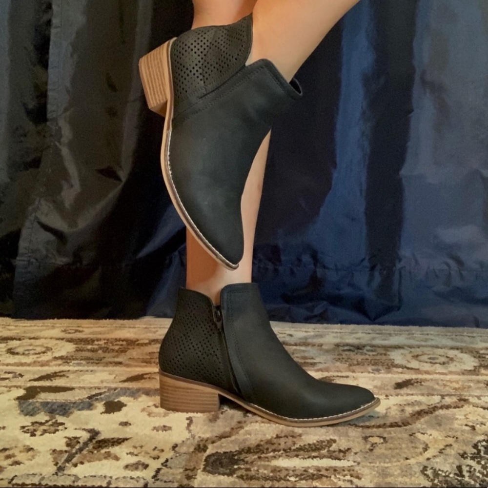 Madden Girl black booties